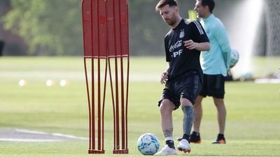 Messi es duda para jugar ante Uruguay