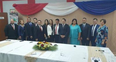 Asumieron las nuevas autoridades municipales en los distritos de Ñeembucú - Nacionales - ABC Color