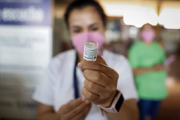 Salud Pública vacuna desde hoy a chicos de 12 años y más con Pfizer y aprobó uso de AstraZeneca desde los 18 años - Nacionales - ABC Color