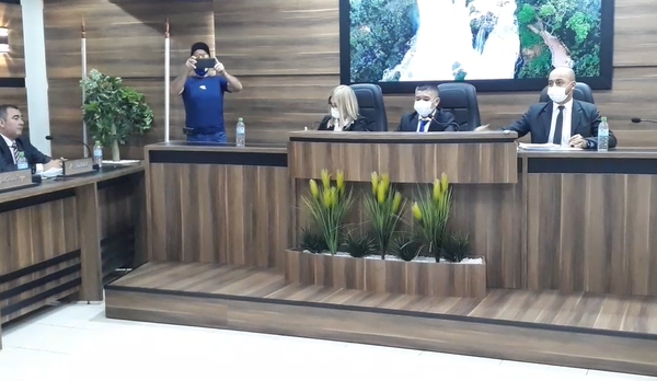 Blanca Acuña instala al PLRA en la presidencia de la junta municipal en Franco