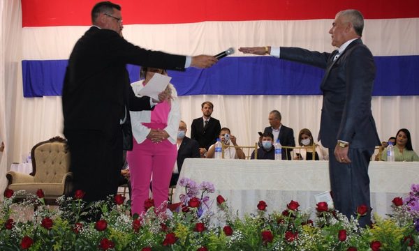 Cano niega injerencia en definición de la junta municipal