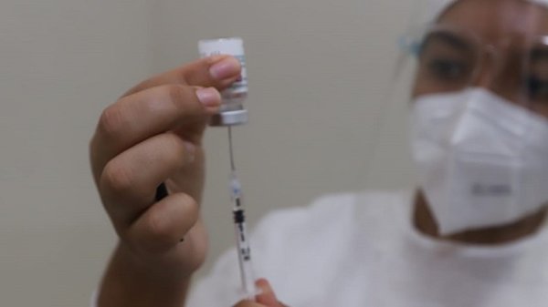 Infectólogo asegura que las vacunas ya no son experimentales | Noticias Paraguay