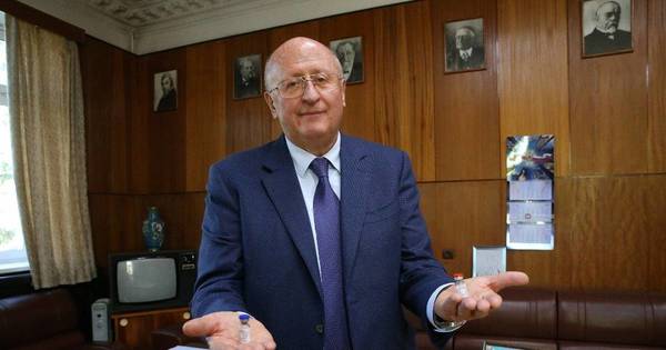 La Nación / La pandemia sólo acabará si la vacunación es “obligatoria”, afirma creador de Sputnik V