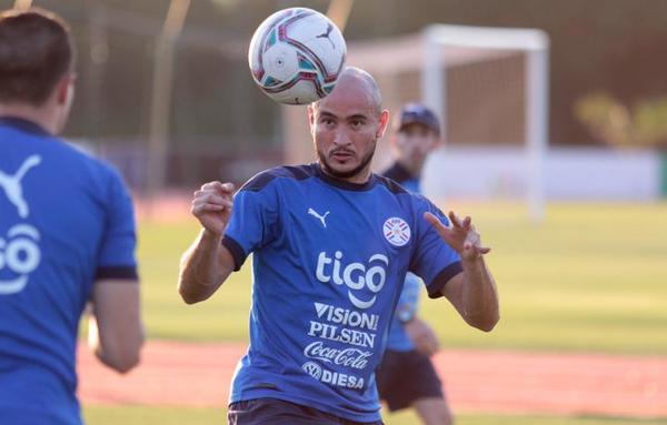 La Albirroja entrenó en el CARDE, a la espera de Chile