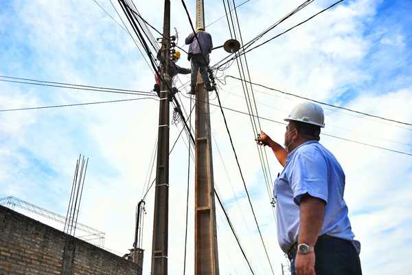 Servicio eléctrico se fortalece con instalación de más de 1.900 nuevos transformadores - .::Agencia IP::.