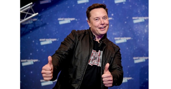 Tesla se resiente por el nuevo chapuzón de Musk en las redes sociales