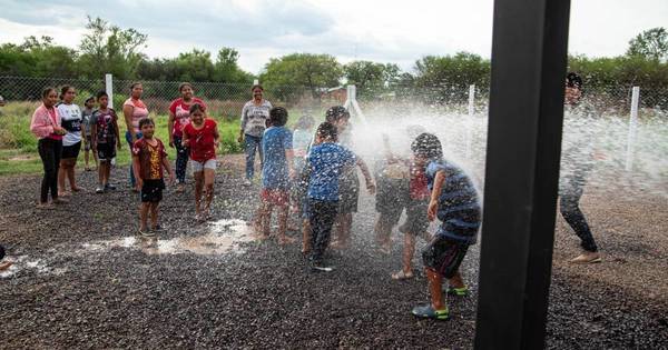 La Nación / Servicio de agua potable llega por primera vez a comunidades del Chaco