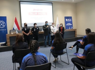 Taller Digital para la Albirroja Femenina Sub 17 - APF