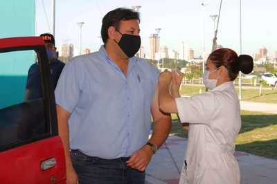 Salud analiza alternativas para incentivar vacunación anticovid - .::Agencia IP::.