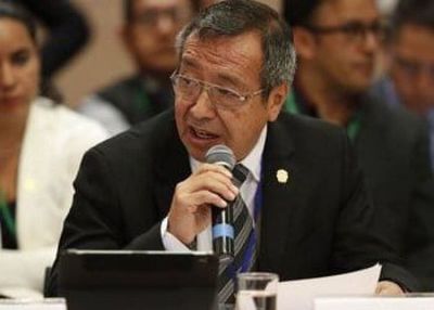 Gobernador en Perú acusado de participar en tráfico de madera con empresas chinas