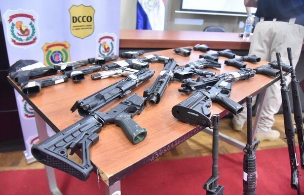 Diario HOY | Fiscalía investiga tráfico de armas en Dimabel: militares se abstuvieron de declarar