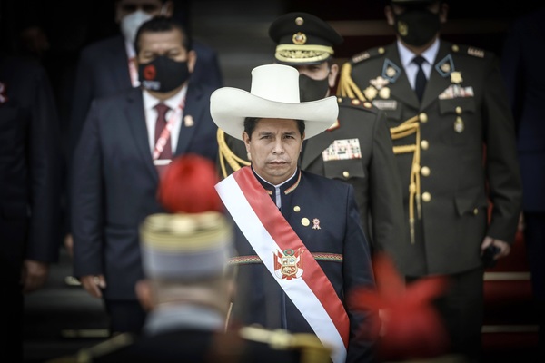 Castillo anuncia alza de 7,5% al salario mínimo en Perú, de 930 a 1.000 soles - MarketData