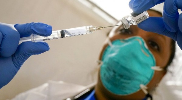 MUNDO | Mayores de 40 años recibirán una tercera dosis anticovid en Italia