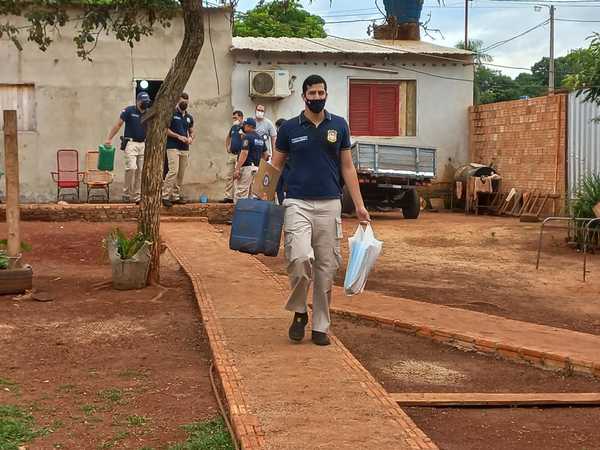 Allanan vivienda de presunto implicado en hurto de vehículos - La Clave