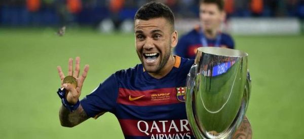 Dani Alves tendrá una reunión con el Barcelona para negociar su regreso