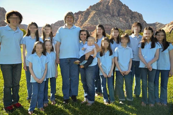Terror en casa: Los 13 hermanos que vivieron encadenados y torturados por sus padres cuentan su infierno