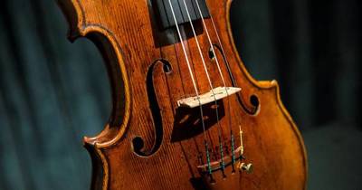 La Nación / Szarán: “El tema de los violines Stradivarius es como la historia de la plata yvyguy”
