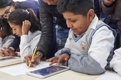 Perú suscribe un acuerdo con el Reino Unido para la construcción de 75 escuelas - MarketData