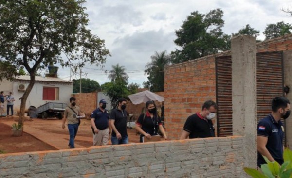 Allanan vivienda en prosecución al hurto de seis vehículos