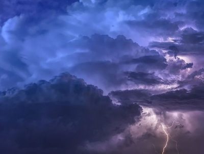 Chaparrones y ocasionales tormentas eléctricas · Radio Monumental 1080 AM