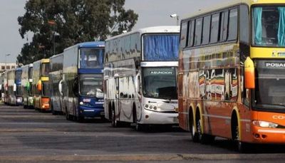 Argentina pospone inicio de viajes de buses hasta Buenos Aires