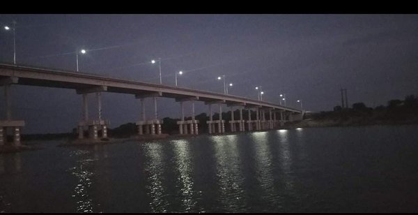 Se ilumina sobre el Tebicuary el puente más largo del Ñeembucú