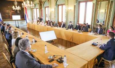 Este jueves sector empresarial y ministros se reúnen para evaluar la situación sanitaria | Ñanduti
