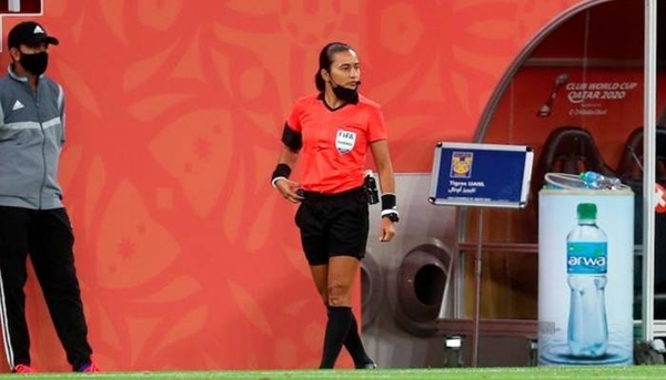 Diario HOY | La primera árbitra de fútbol masculino inspira contra el machismo en Jordania