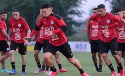 Paraguay enfrenta a Chile con la obligación de ganar o ganar