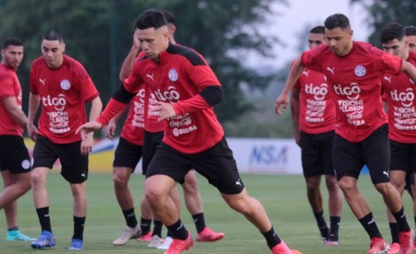 Paraguay enfrenta a Chile con la obligación de ganar o ganar
