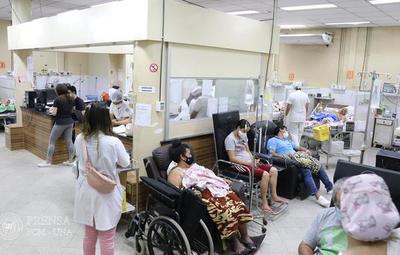 Pacientes polivalentes saturan Hospital de Clínicas