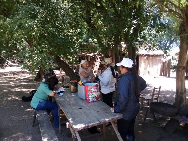Covid-19: vacunadores hacen visitas a domicilio en el departamento de Misiones - Nacionales - ABC Color
