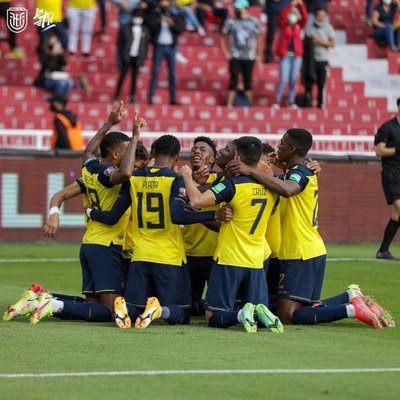 Ecuador vence a Venezuela y se afianza en zona de clasificación