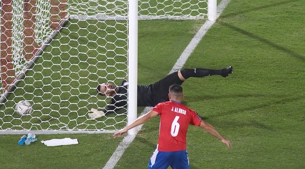 Crónica / NOS PERSIGUE LA DESGRACIA