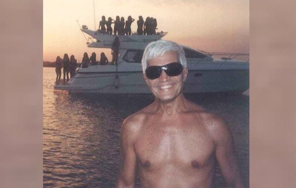 Crónica / SOLO Y FELIZ. José Pérez Chaves y su Día del Soltero