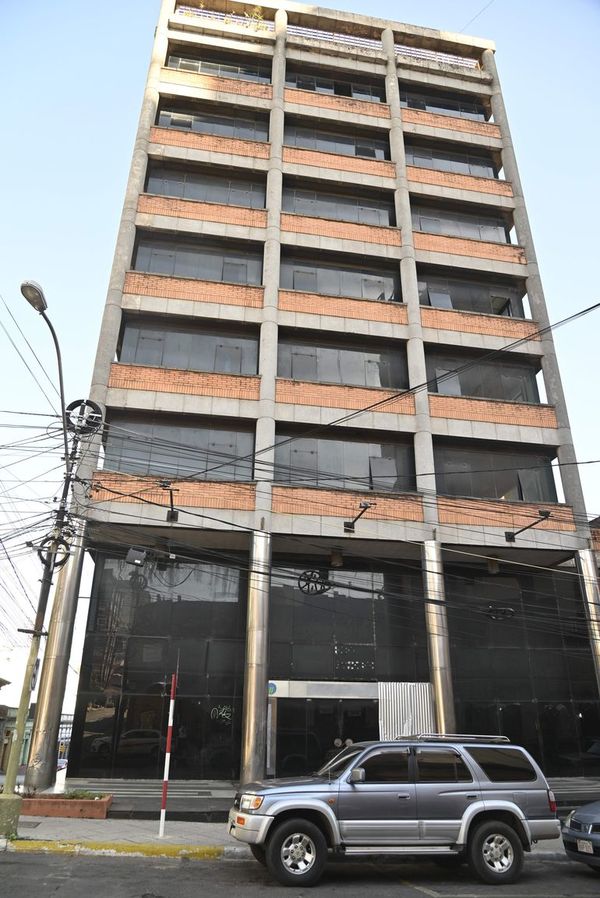 MOPC invertirá G. 10.851 millones para restaurar edificio del ex Multibanco - Nacionales - ABC Color