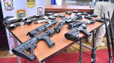 Ordenan la prisión de tres militares por tráfico de armas - Noticiero Paraguay