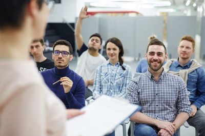 Banco Mundial recomienda impulsar carreras de corta duración para ayudar a la reactivación del empleo - MarketData