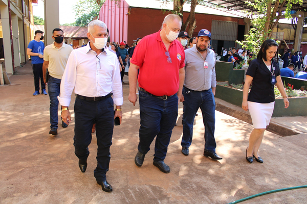 Intendente de Hernandarias encontró administración municipal sin recursos - La Clave