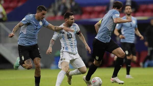 Diario HOY | Plagado de Bajas, Uruguay recibe hoy a la Argentina en Montevideo