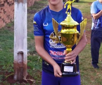 Futbolista infartó durante práctica