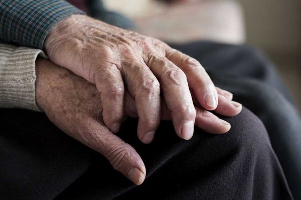 Adultos mayores, los más estables mentalmente - El Independiente