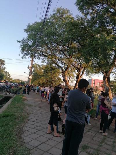 Masiva concurrencia durante vacunación contra Covid-19 realizada en la Plaza José Segundo Decoud – Prensa 5