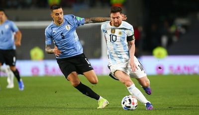 Un Uruguay golpeado y una Argentina de fiesta prometen vibrante duelo
