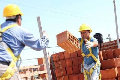 Unas 20 empresas de construcción serán multadas por no estar al día con el IPS | Ñanduti