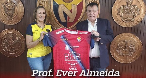 Éver Hugo Almeida fue presentado en El Nacional de Ecuador