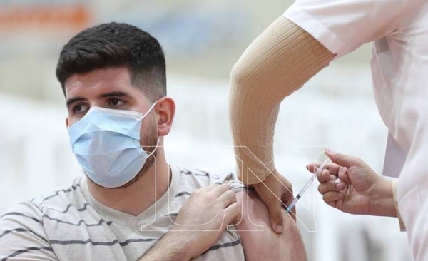 Diario HOY | Recibirán tercera dosis quienes completaron su esquema hasta el 30 de junio