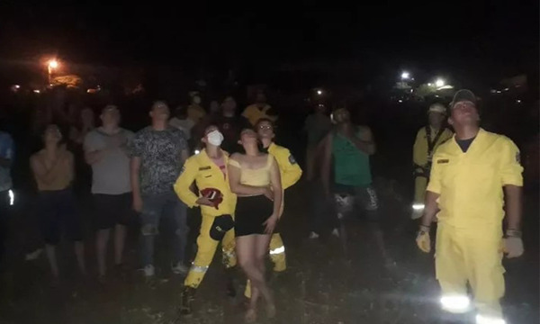 Un hombre se subió a una de las torres de transmisión de alta tensión de la ANDE y deja sin luz a Alto Paraná y Caaguazú - OviedoPress
