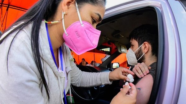 Salud da luz verde a tercera dosis para mayores de 18 años | Noticias Paraguay