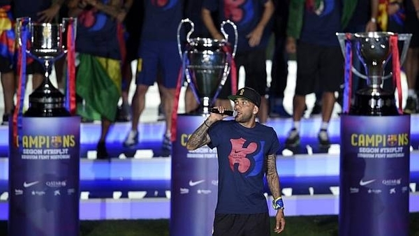 Diario HOY | Dani Alves regresa al Barcelona, pero no podrá debutar hasta enero